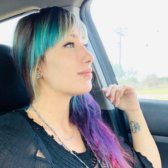 Meet your Posher, Megan - Picture 1 of 1